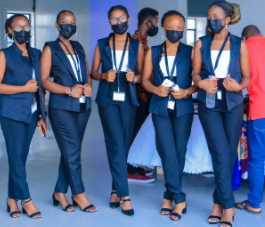 Doue' Hostesses